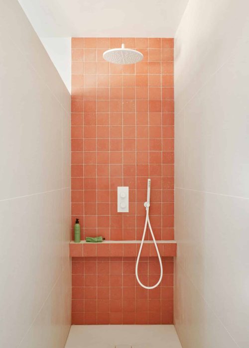 salle de bain, douche, construction, neuf, menuiserie, niche, sur mesure, agencement sur mesure, architecture d'intérieur, architecte d'intérieur, décoration, décoratrice, terracotta, agencement, salon, meuble sur mesure, aménagement, bibliothèque, cheminée, Aix en Provence, Marseille, Fuveau, Peypin, La Ciotat, Cassis